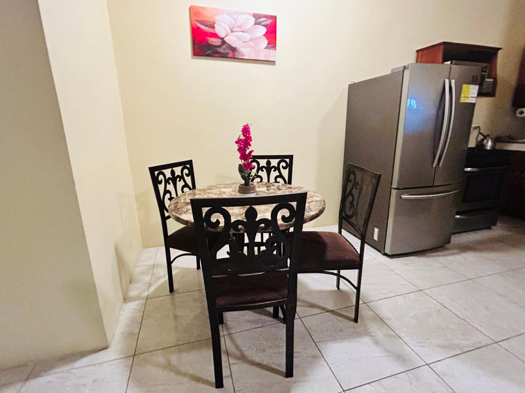 The Rest Stop- Gated Community-24 Hrs Security Montego Bay Extérieur photo