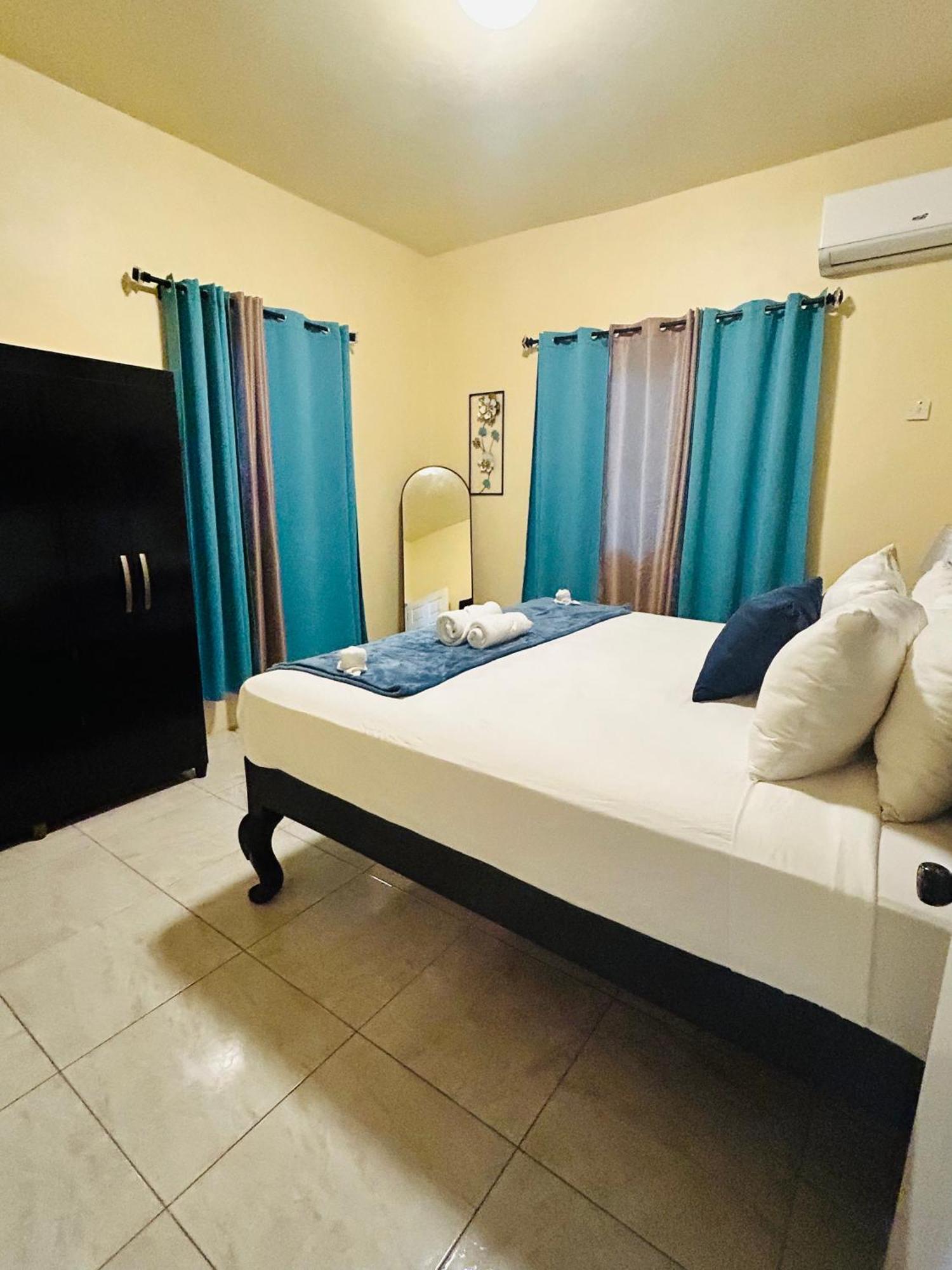 The Rest Stop- Gated Community-24 Hrs Security Montego Bay Extérieur photo